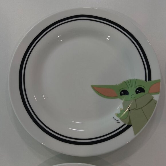 Star Wars Mandalorian &Grogu Ceramic Dessert Plates Set Of 4 Featuring Baby Yoda - Picture 8 of 13